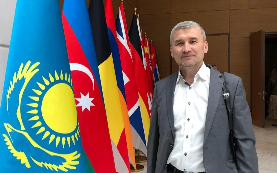 Алмас Тоекин