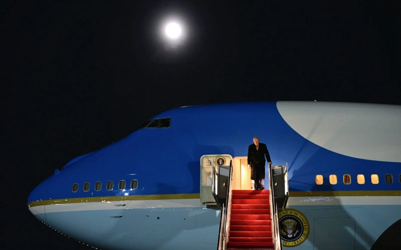 Trump Arrives in Beijing for Two-Day Summit with Xi Jinping