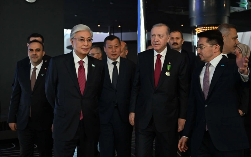 Presidents of Kazakhstan and Türkiye visit International AI Center in Astana