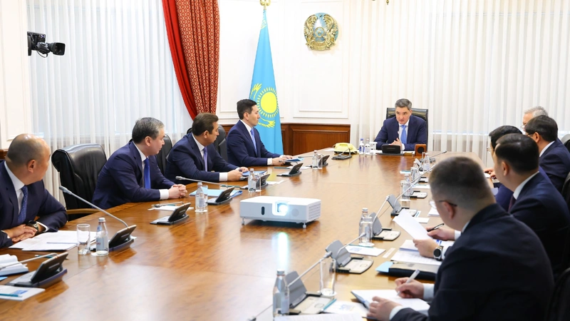 PM Bektenov urges new approaches to light industry development