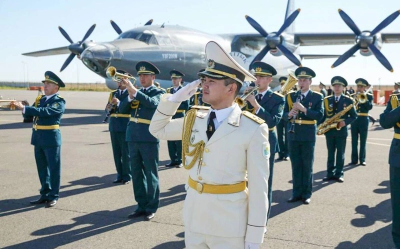 哈萨克斯坦国民警卫队航空基地迎来建基34周年