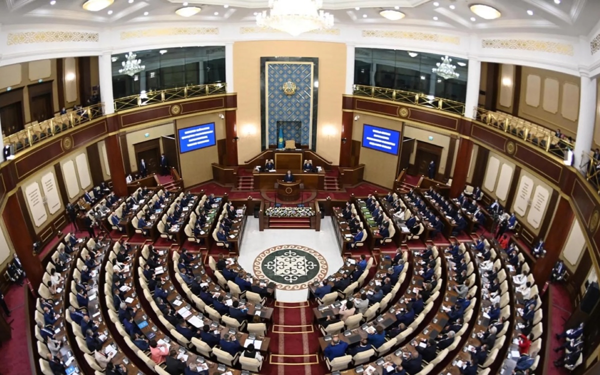 Kazakh Parliament approves draft constitutional law on Kazakhstan Khalyk Kenesi