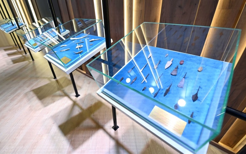 Turkic leaders view rare historic artifacts in Turkistan
