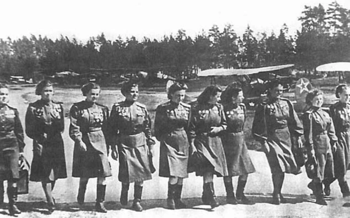 15 мая &mdash; день рождения первой казахской женщины-летчицы Хиуаз Доспановой