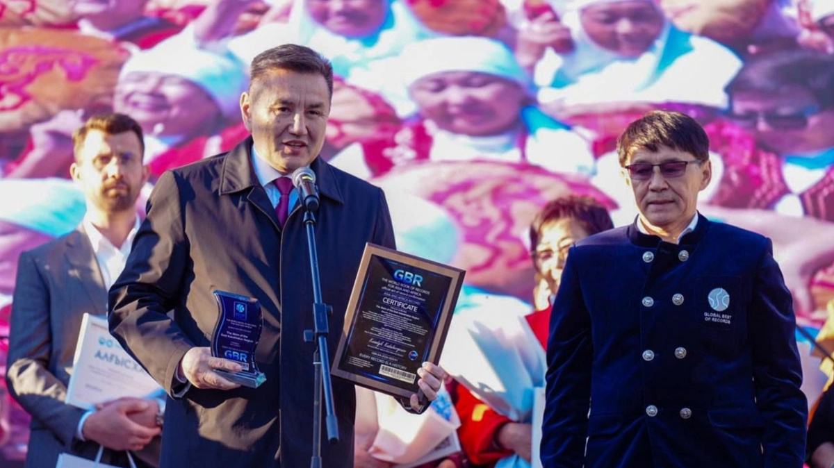 Өскеменде 800-ге жуық тігінші 2 шақырымдық құрақ көрпе төсеп, әлемдік рекорд орнатты 