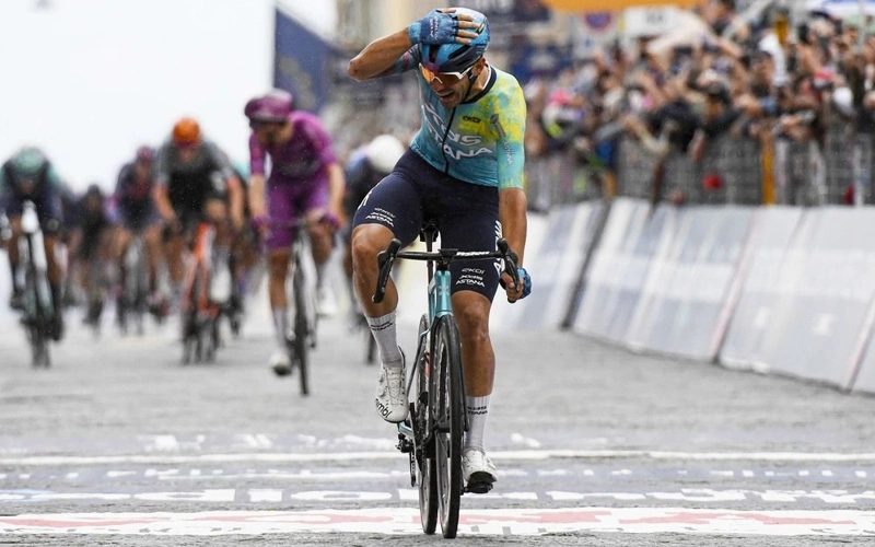 Giro d’Italia: XDS Astana’s Davide Ballerini wins stage six in Naples