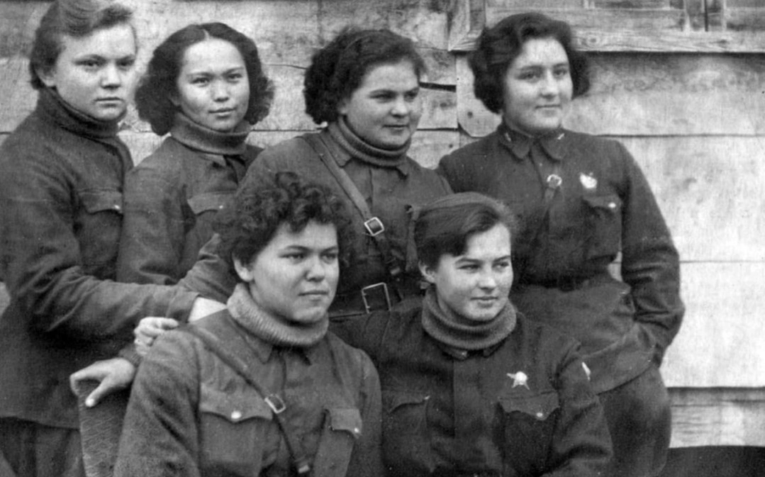 15 мая &mdash; день рождения первой казахской женщины-летчицы Хиуаз Доспановой