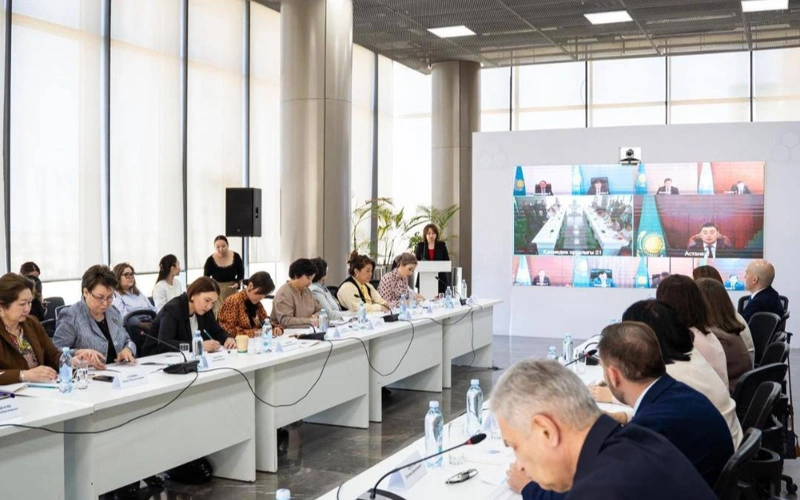 Проблемы Центров поддержки семьи рассмотрели в Астане
