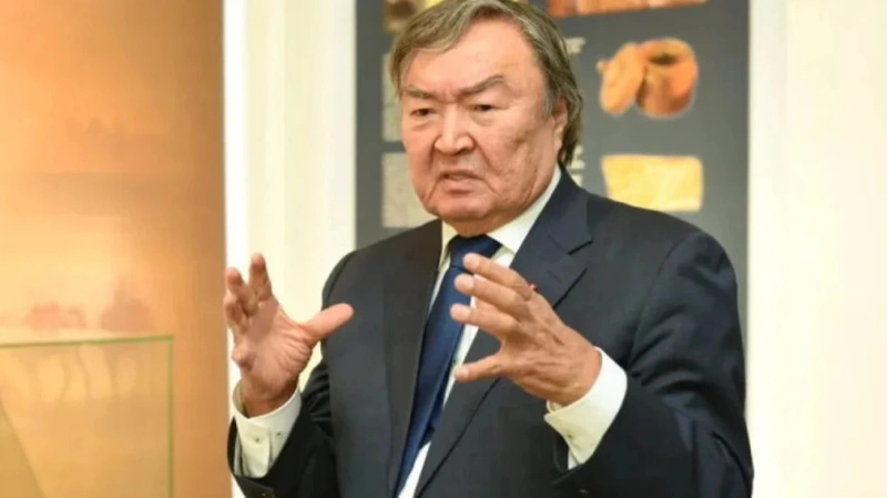 Олжас Сүлейменов