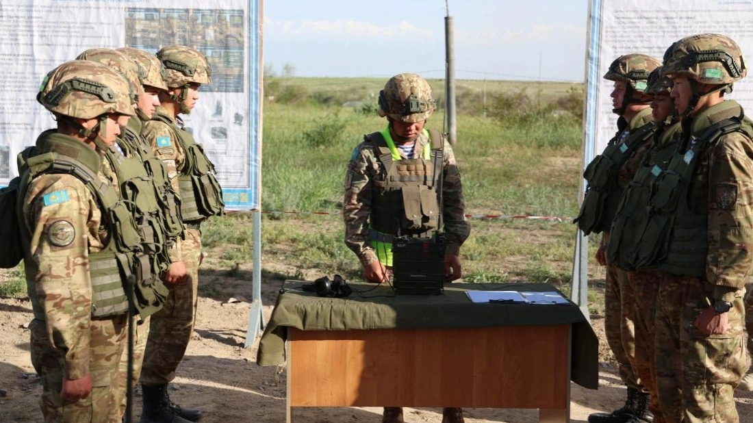 Қорғаныс министрі әскери қызмет қауіпсіздігі мен тәртіпті күшейтуді тапсырды