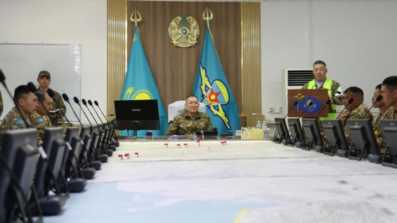 Қорғаныс министрі әскери қызмет қауіпсіздігі мен тәртіпті күшейтуді тапсырды