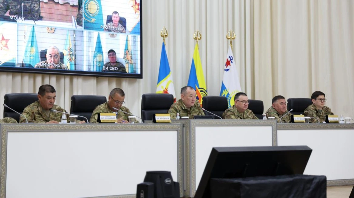 Қорғаныс министрі әскери қызмет қауіпсіздігі мен тәртіпті күшейтуді тапсырды