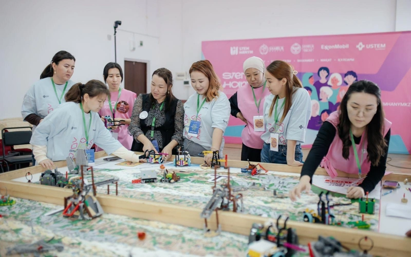 Mańǵystaýda 300-den astam áıel-pedagog robototehnıka treneri atanady 