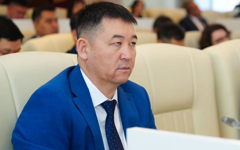Асет Султанов