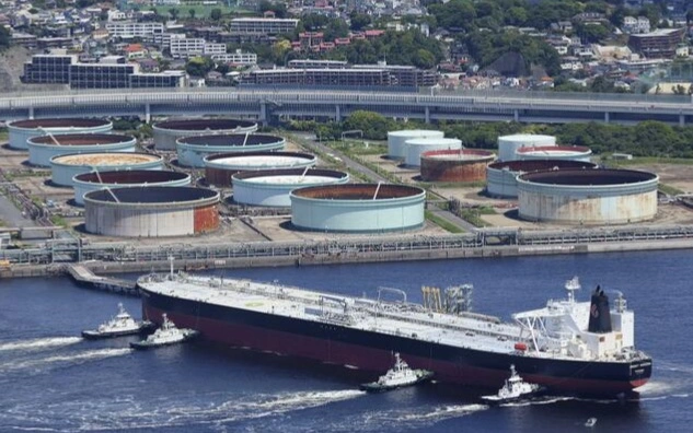 Импорт нефти из Ближнего Востока в Японию упал до рекордного минимума