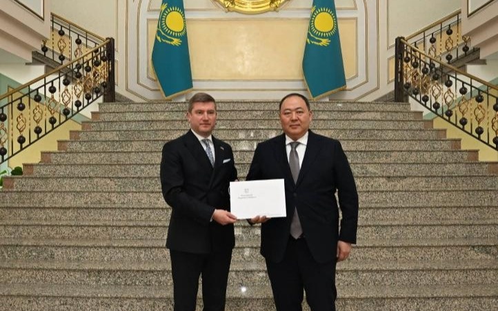 Kazakhstan and Moldova discuss expanding bilateral ties