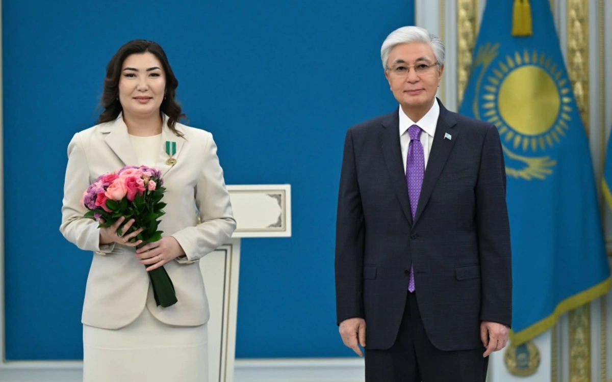 Президент вручил госнаграды ряду казахстанцев