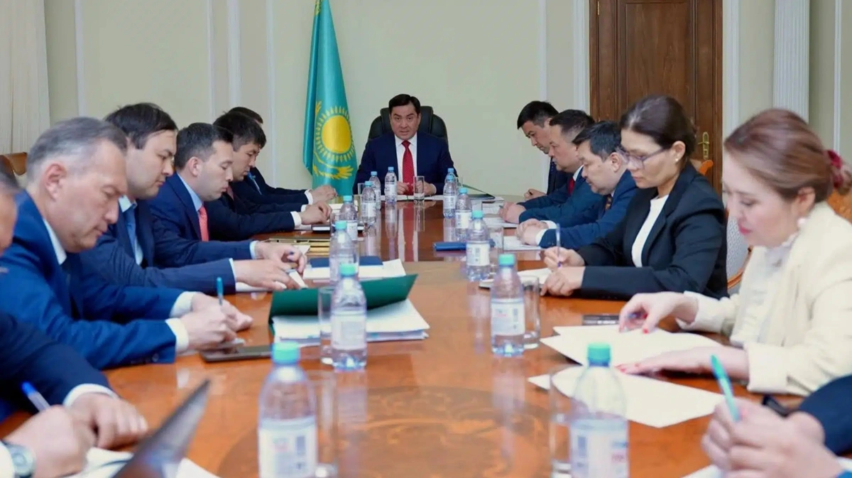 Министр Ерлан Ақкенженов өткізген жиналыс