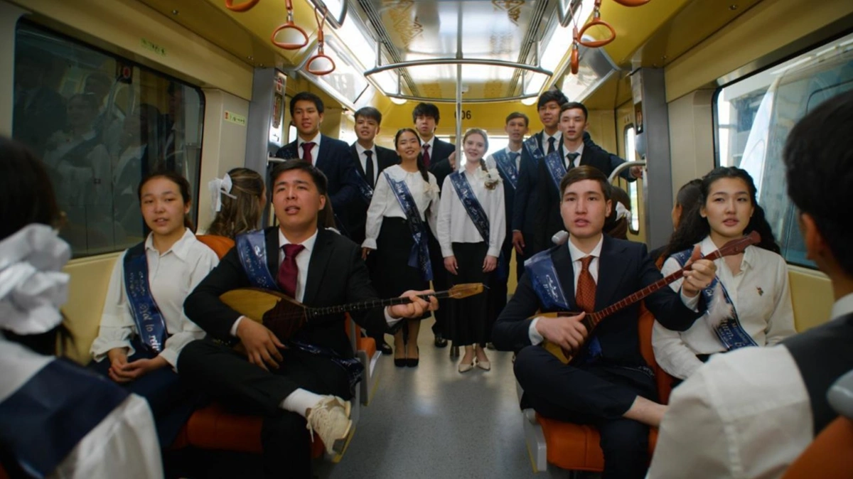 Elordalyq jas túlekter LRT-da &laquo;Aq bantık&raquo; ánin shyrqady