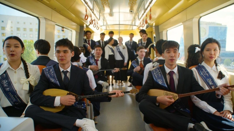 Elordalyq jas túlekter LRT-da «Aq bantık» ánin shyrqady