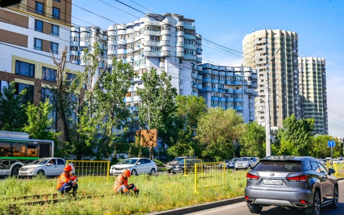 Almatyda burynǵy tramvaı relsteri LRT jobasyna qaıta paıdalanylýy múmkin 