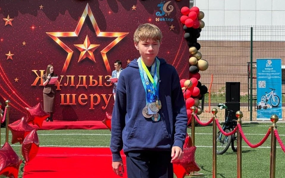 &laquo;Жұлдыздар шеруі-2026&raquo;: елордалық мектепте үздік оқушылар марапатталды
