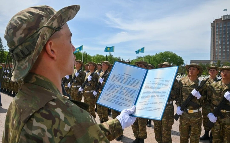 Төрт мыңнан астам сарбаз Отанға адал болуға ант берді
