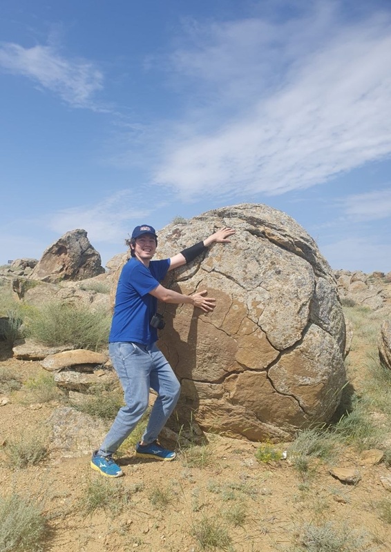 Top tourist places In Kazakhstan: Mangistau region 100-million-year old rock