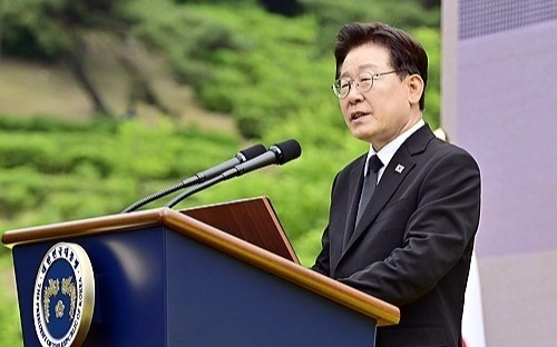 S Korean President urges stricter punishment for hateful speech and conduct