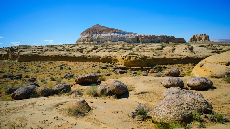 Top tourist places In Kazakhstan: Mangistau region Can you see the lion?