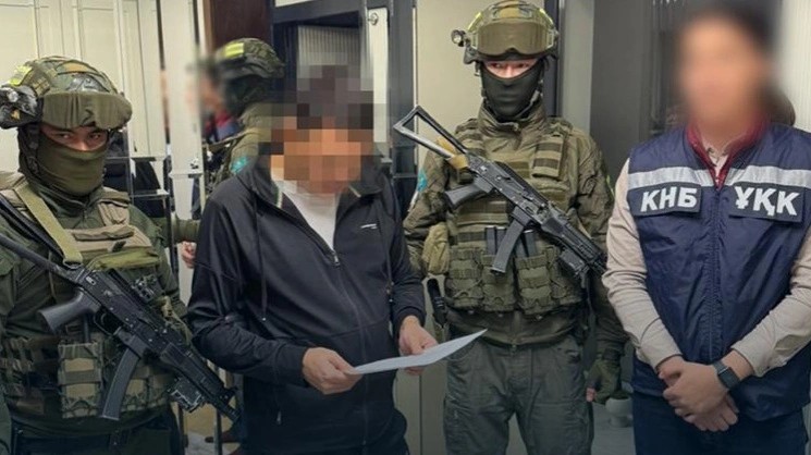 Ақтауда шетелдік 1 келіге жуық апиынды жұтып, елге өткізбек болған