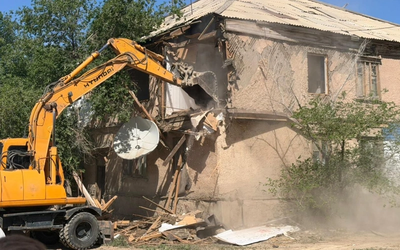 Ұлытау облысында апатты үйлерді сүру басталды