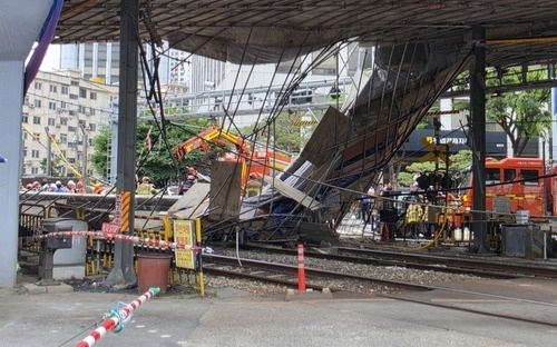 Tragedy in Seoul overpass collapse kills three, disrupts rail Tragedy in Seoul overpass collapse kills three, disrupts rail