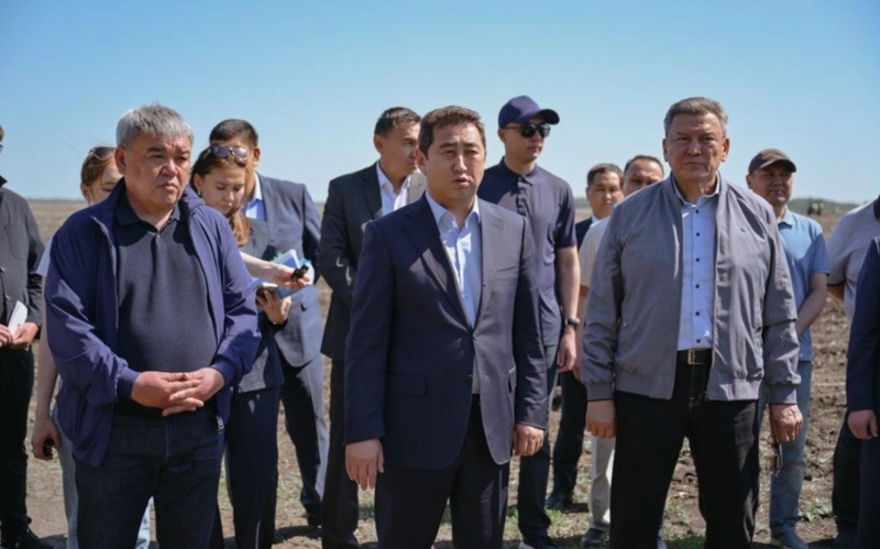 Айдарбек Сапаров
