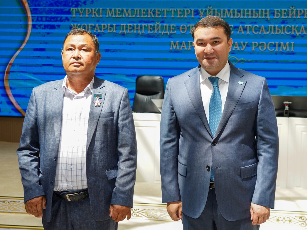 Трудившихся над организацией неофициального саммита ОТГ граждан наградили в Туркестане 