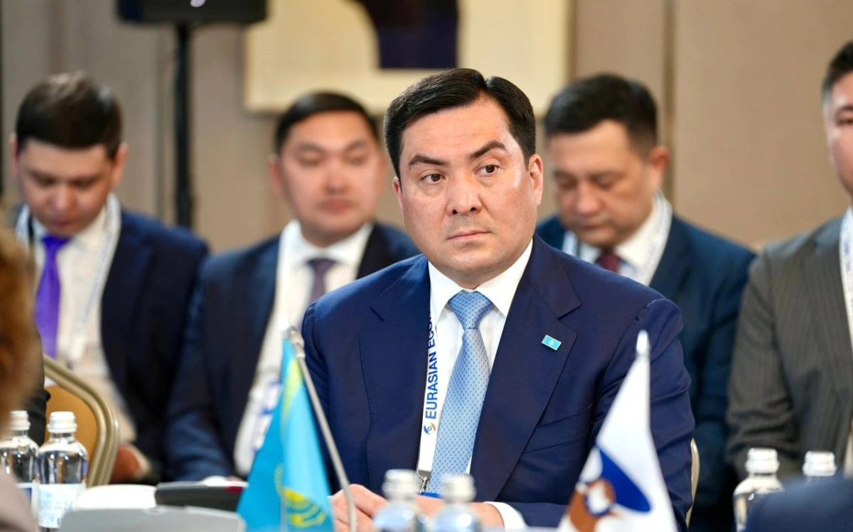Министр энергетики Республики Казахстан Ерлан Аккенженов на полях Евразийского экономического форума &mdash; 2026