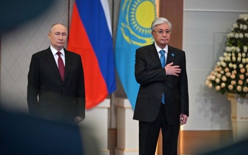 Tokayev, Putin