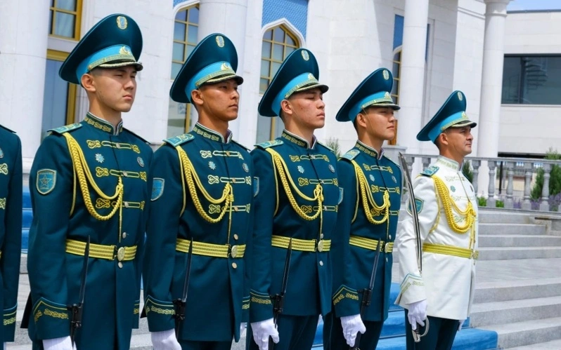 Шавкат Мирзиёев Астанага етиб келди