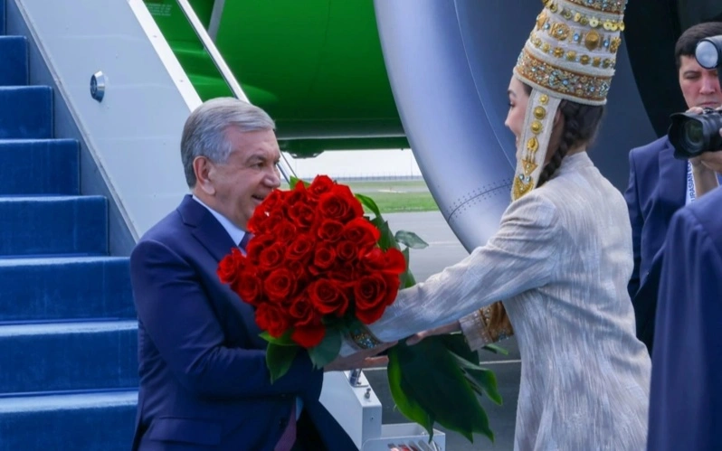 Шавкат Мирзиёев Астанага етиб келди
