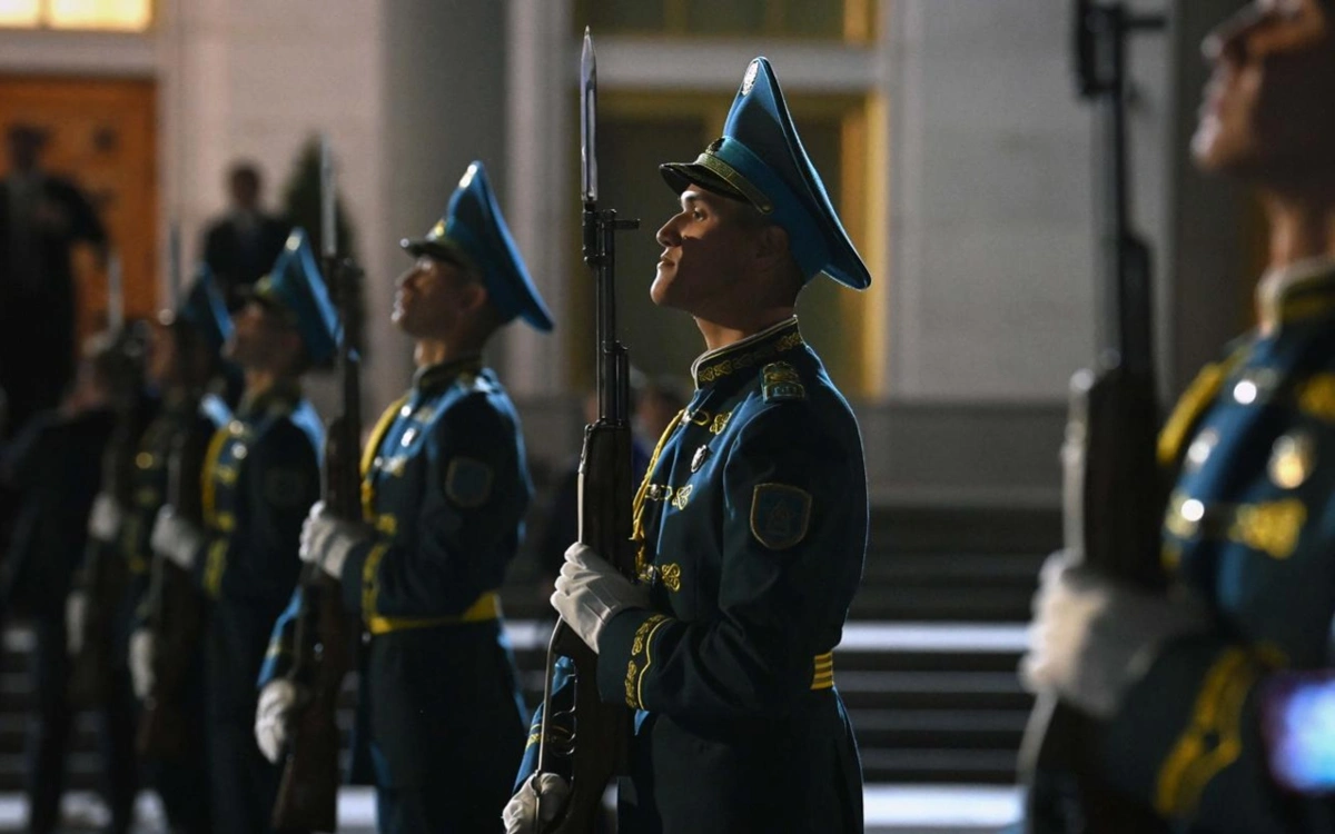 Касым-Жомарт Токаев проводил Владимира Путина в аэропорту Астаны