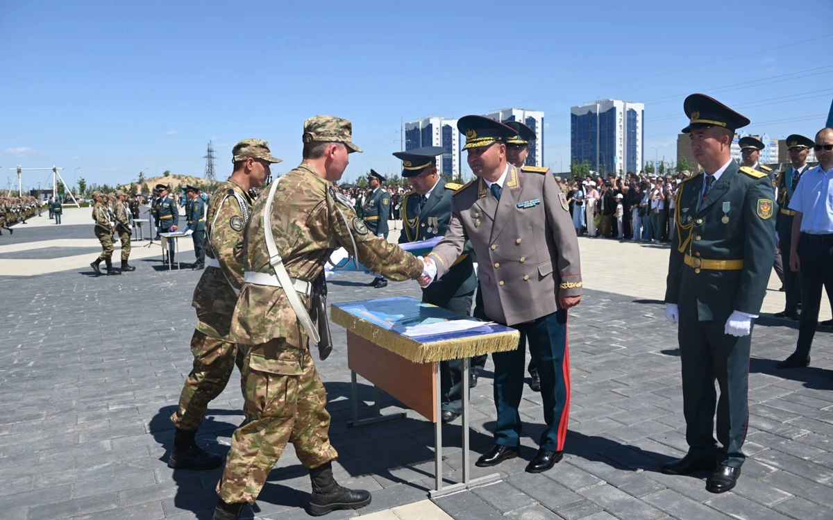 Құрлық әскерлерінде үш мыңнан аса сарбаз Отанға адал болуға ант берді