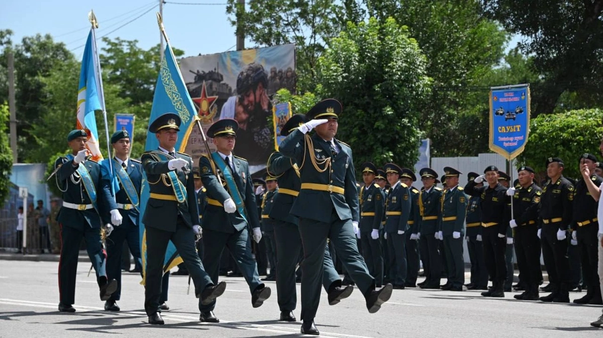 Құрлық әскерлерінде үш мыңнан аса сарбаз Отанға адал болуға ант берді