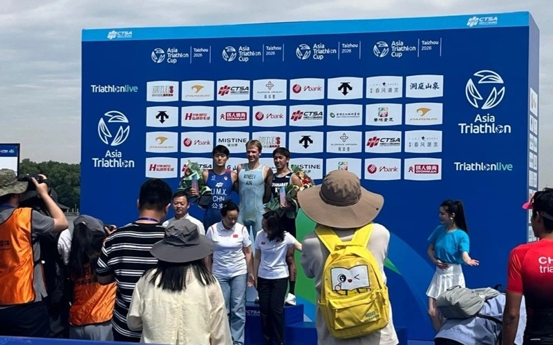 Kazakh triathlete wins bronze at Asian Cup in China
