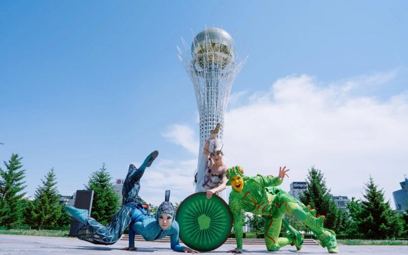  Cirque du Soleil