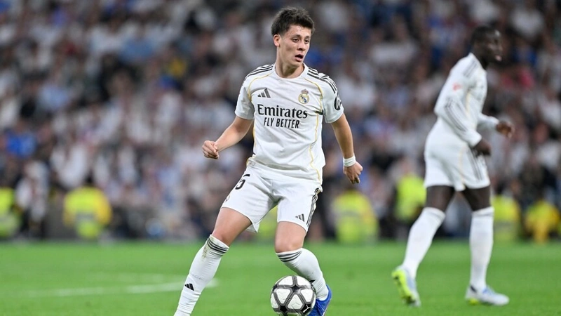 UEFA crowns Guler Revelation of the Season, Kvaratskhelia Best Player
