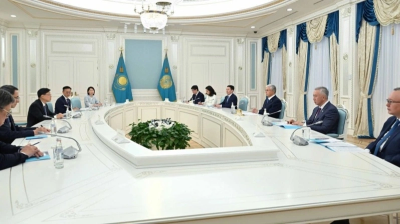 Президент Гонконг Махсус маъмурий тумани Администрацияси Раҳбари Жон Ли билан учрашди