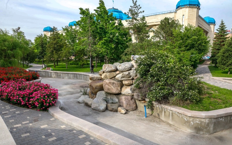 Восемь фонтанов временно не работают в Алматы
