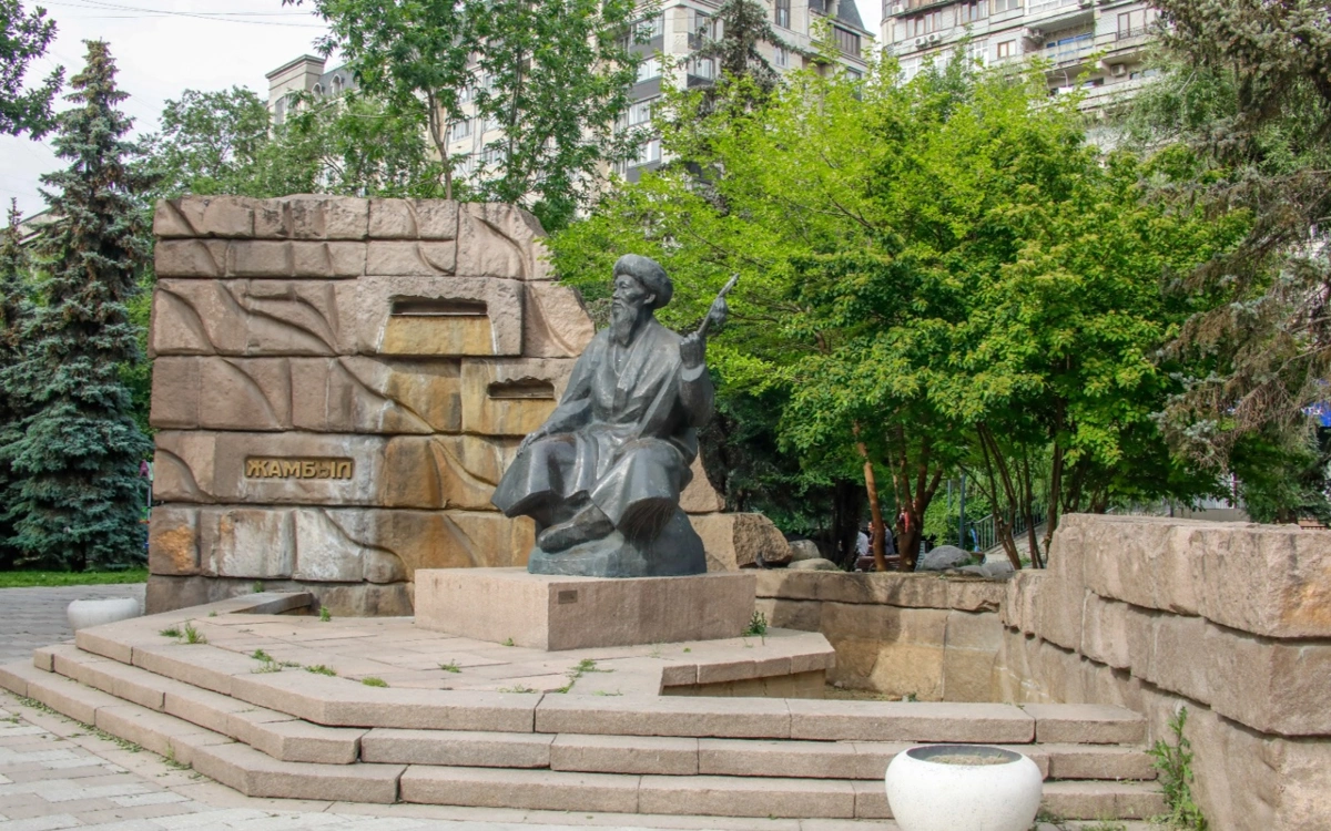 Восемь фонтанов временно не работают в Алматы