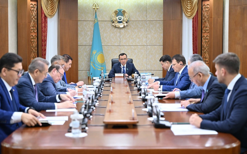 Мәулен Әшімбаевтың төрағалығымен Бюро отырысы өтті