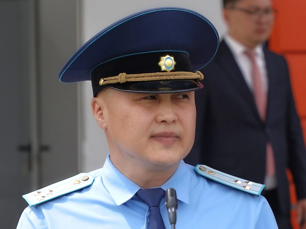 н